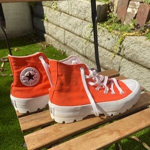 Converse high top platform shoes size 7